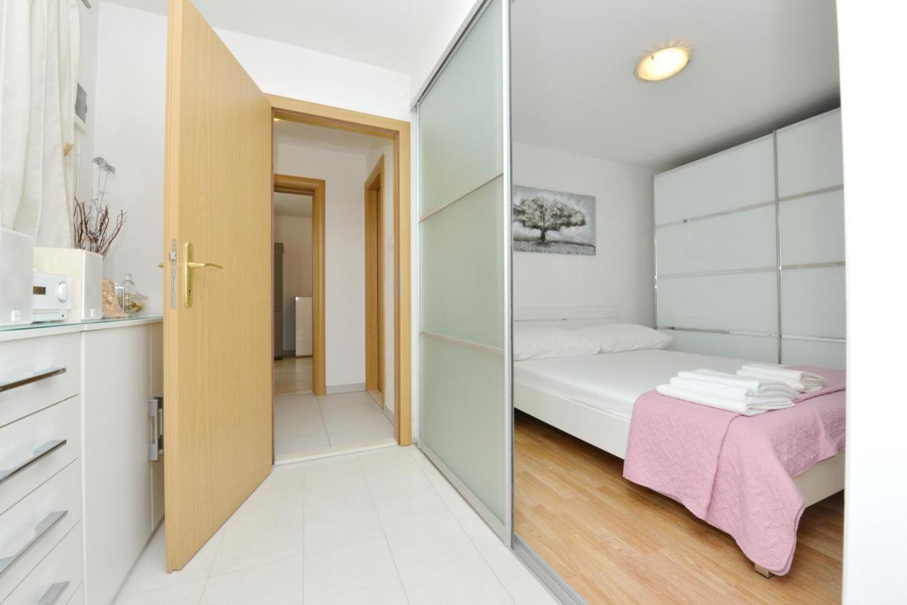 Lorena Apartment Zadar Bagian luar foto